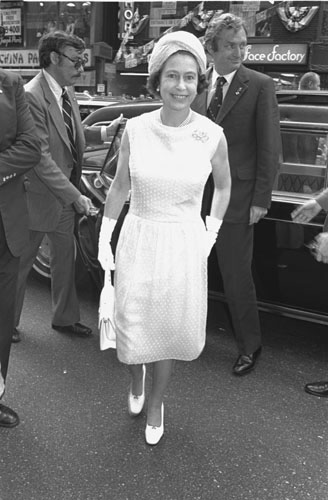 Queen Elizabeth II Bloomies